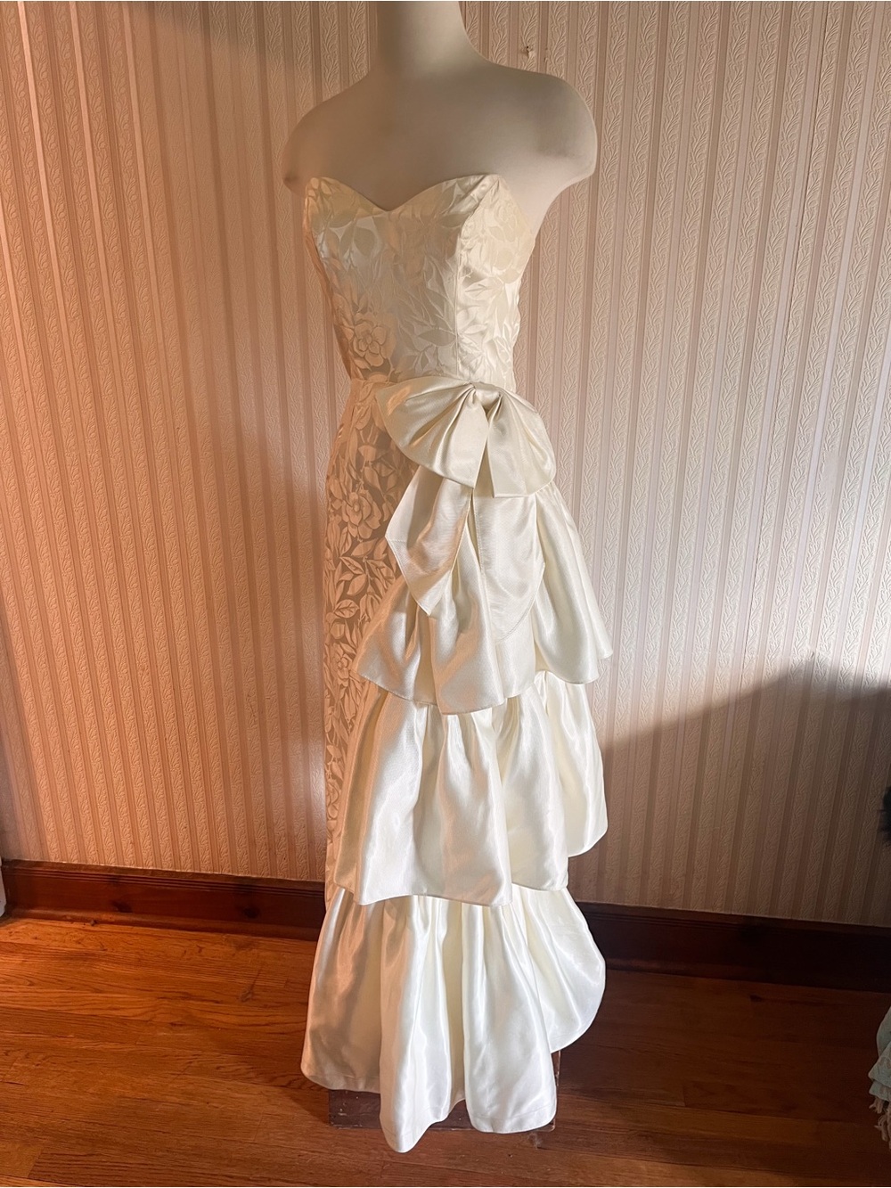 Vintage 1980s Strapless TD4 Gown Wedding Mermaid Sweetheart neckline